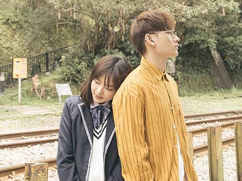 Từ nam thần cho đến ông chú, Isaac vẫn không thoát kiếp FA