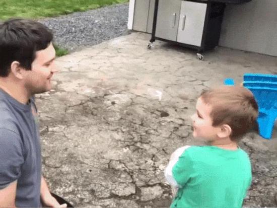 Những ông bố sẵn sàng hy sinh vì niềm vui của con