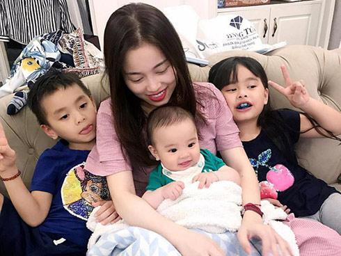 Chia sẻ clip 2 thiên thần nhỏ chơi đùa, hot mom Hằng 'Túi' bất ngờ úp mở giới tính em bé trong bụng