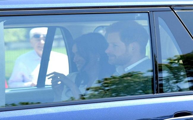 Hình ảnh mới nhất của Hoàng tử Harry và Meghan Markle xuất hiện tại lâu đài Windsor ngày 17/5.