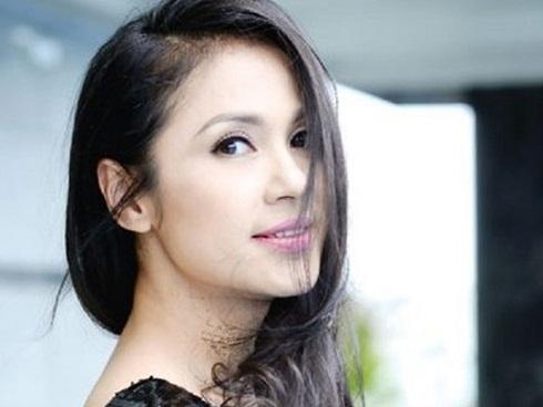 Việt Trinh hiếm hoi chia sẻ về con trai sau tuyên bố 'ở giá đến hết đời'