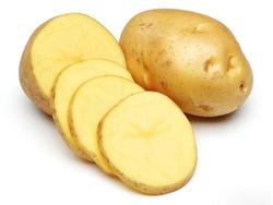 Cô gái nhét khoai tây vào 'phần kín' để... tránh thai