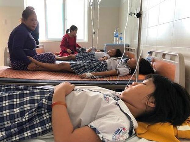 42 người tại Lai Châu nhập viện sau khi ăn thịt trâu-1