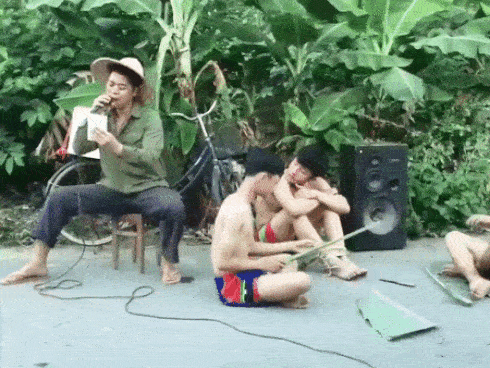 Vừa bán kem vừa phiêu hit của Tuấn Hưng, chàng trai diễn sâu nhất năm là đây Vừa bán kem vừa phiêu hit của Tuấn Hưng, chàng trai diễn sâu nhất năm là đây