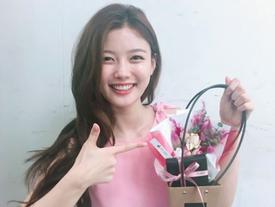 Sao Hàn 22/5: Kim Yoo Jung trở lại sau 3 tháng ngưng hoạt động để trị bệnh Sao Hàn 22/5: Kim Yoo Jung trở lại sau 3 tháng ngưng hoạt động để trị bệnh