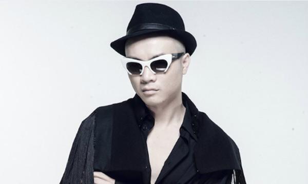 Một vài ngày tới đây, xứ Huế mộng mơ sẽ trở nên rộn ràng khi show diễn Xuân - Hè 2018 của NTK Đỗ Mạnh Cường chính thức diễn ra. Sau cửa hàng thời trang mới khai trương tại trung tâm TP. Đà Nẵng, sự kiện này tiếp tục đánh dấu sự khai phá tiên phong của Đỗ Mạnh Cường với thị trường miền Trung đầy tiềm năng.