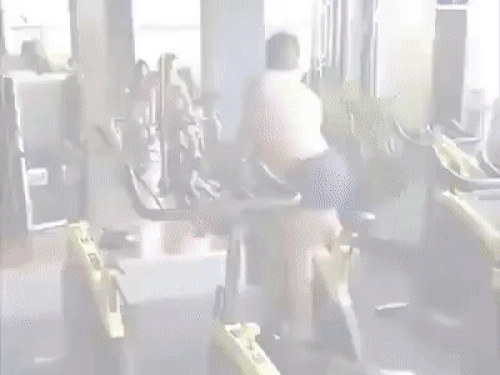 Khi bạn muốn đi học múa mà vợ lại bắt đi tập gym