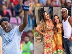 Ronaldinho cùng lúc kết hôn với 2 người phụ nữ Ronaldinho cùng lúc kết hôn với 2 người phụ nữ
