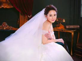 Chung Hân Đồng tiết lộ địa điểm hôn lễ cùng váy cưới đẹp lộng lẫy Chung Hân Đồng tiết lộ địa điểm hôn lễ cùng váy cưới đẹp lộng lẫy
