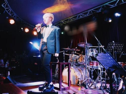 Không thể nhịn cười trước màn đối đáp của Đức Phúc với khán giả