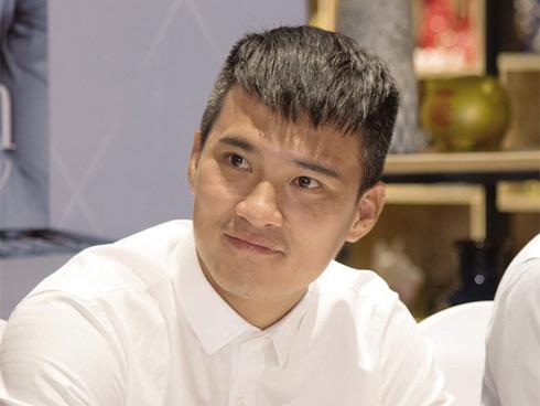 Lý do gì khiến tự truyện của Công Vinh gây 'bão'?