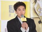 Lee Kwang Soo cười bình thản giữa scandal bị 1.600 người đòi tử hình