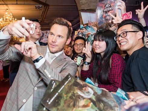 Chris Pratt lịch lãm tại sự kiện ra mắt bom tấn 'Jurassic World: Fallen Kingdom'