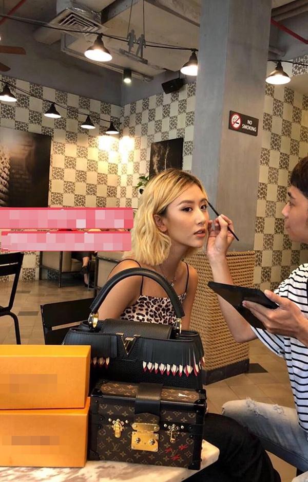 Quỳnh Anh Shyn khoe hậu trường trang điểm.