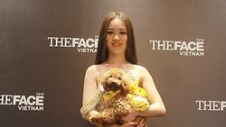 Bị loại khỏi The Face Vietnam 2018, 'người đẹp vác chó' Hoàng Hải Thu tỏ thái độ cực gắt: 'Không phục'