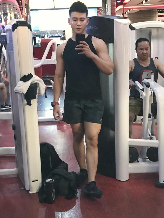 Gặp trai đẹp đồng tính với loạt clip mặt đơ khiến hội chị em xin link Facebook bất chấp giới tính-4