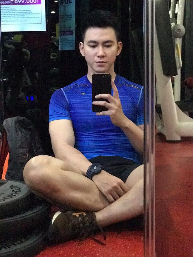 Gặp trai đẹp đồng tính với loạt clip mặt đơ khiến hội chị em xin link Facebook bất chấp giới tính-2