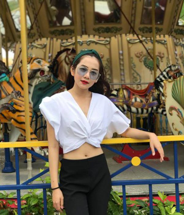 Dù có nhan sắc xinh đẹp nhưng Châu Diệu Minh không vào showbiz mà chọn cuộc sống bình yên, thỉnh thoảng làm mẫu ảnh.