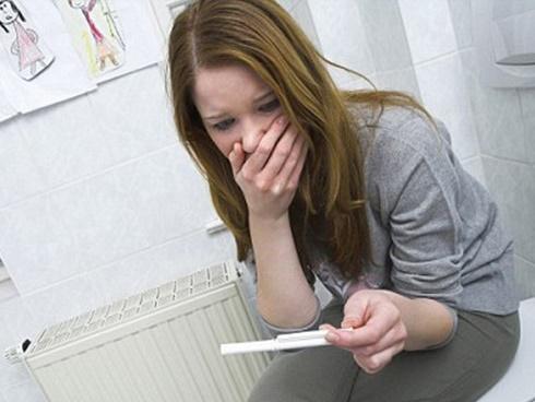 Tin lời bố mẹ người yêu, cô gái trót trao thân rồi khi có thai nhận lại sự phũ phàng