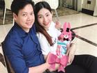 Hoa hậu Thu Thảo lần đầu lộ diện con gái trong ngày sinh nhật ông xã