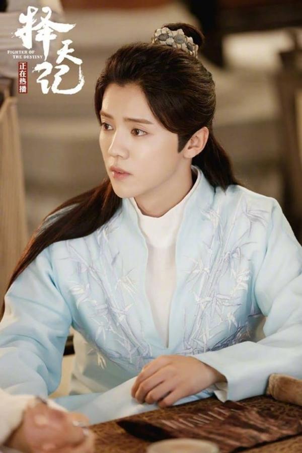 Cách nhau tới 11 tuổi, Triệu Lệ Dĩnh vẫn kết đôi với Thái Từ Khôn trong Trạch thiên ký bản điện ảnh?-2