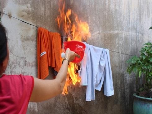 Đồ vật bốc cháy ở Long An: Trò 'đùa dai' của con người hay sự kỳ bí của tự nhiên?