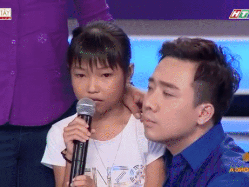 Việt Hương, Hoài Linh nghẹn ngào trước cô bé từng được 100 cảnh sát giải cứu vì rơi xuống giếng sâu