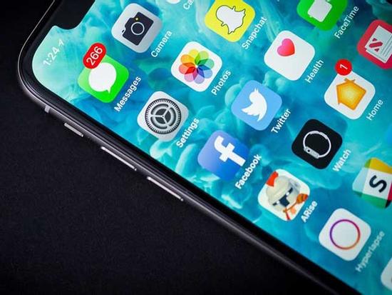 Trình diễn khả năng điều khiển iPhone bằng mắt