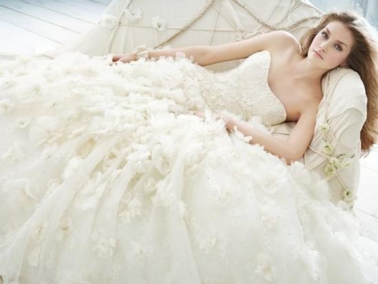 Nằm mơ thấy mình làm cô dâu có điềm gì?