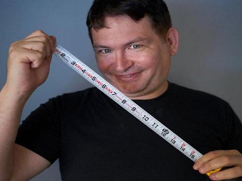 Người đàn ông có 'của quý lớn nhất thế giới', đến mức hủy hoại cả sự nghiệp