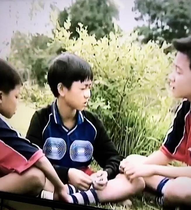 Sao nhí Đội đặc nhiệm nhà C21 Hà Duy đốt mắt người nhìn khi khóa môi ngọt ngào vợ sắp cưới-6