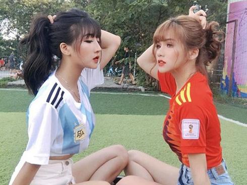 Gái xinh mùa World Cup khiến fan bóng đá 'lịm tim' khi thả dáng trên sân cỏ