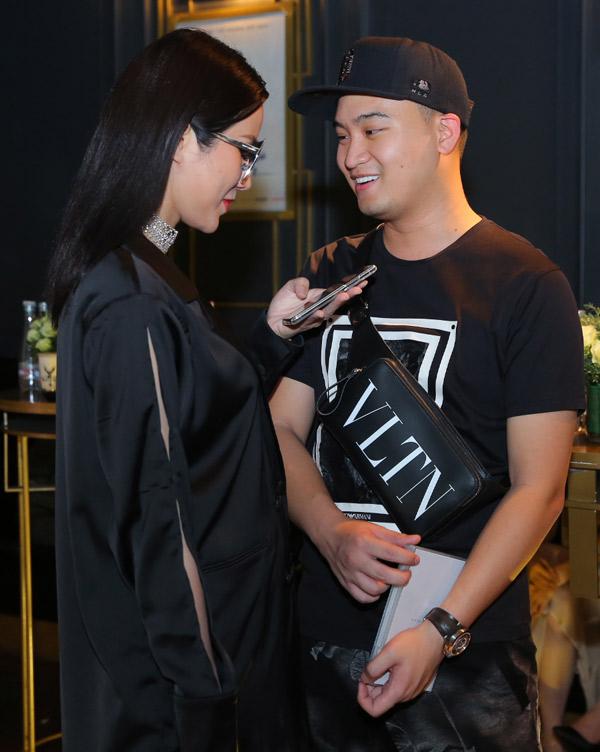 Diệp Lâm Anh được ông xã thiếu gia tháp tùng tới tham dự sự kiện.