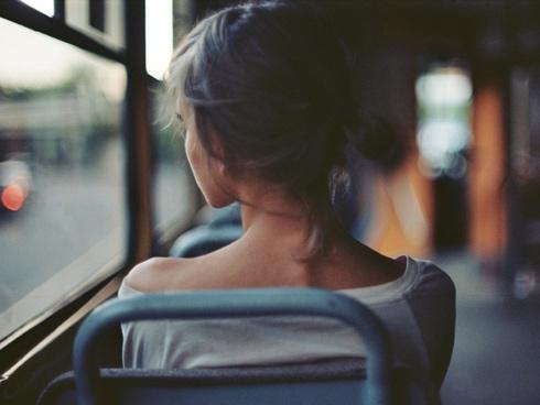 Gặp lại người yêu cũ, thấy anh ta nghèo khó, tôi thanh thản đi lấy chồng