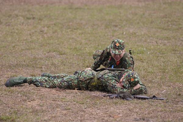 Ném lựu đạn sai cách, cả Tuấn Kiệt lẫn Hoàng Tôn ngác ngơ đến nỗi mất mạng rồi vẫn không hiểu vì sao-2