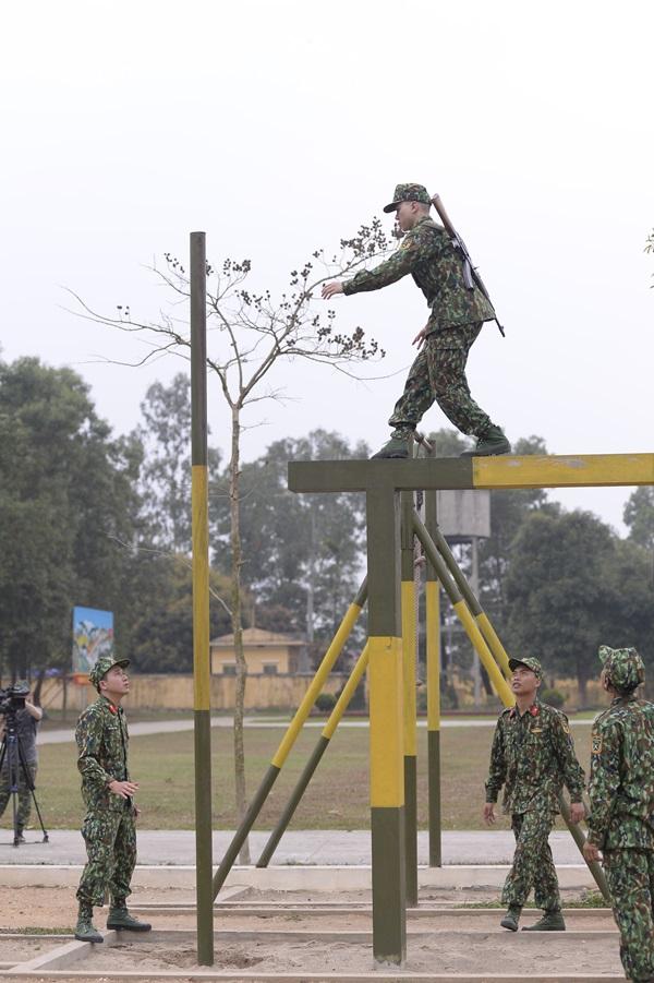 Ném lựu đạn sai cách, cả Tuấn Kiệt lẫn Hoàng Tôn ngác ngơ đến nỗi mất mạng rồi vẫn không hiểu vì sao-8