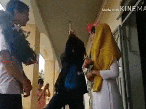 Hành trình tìm lại bản thân của nữ quái trường học, chuyên quậy phá chọc thầy chửi bạn-9