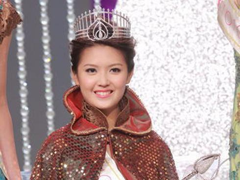 Trùm chân dài Việt: 3 đường vào showbiz là tiền, tài hoặc lên giường với đại gia-4