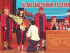 Thầy giáo quỳ gối cầu hôn nữ sinh trong lễ tốt nghiệp: 'Đúng người sai địa điểm'