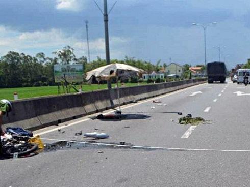 Áo chống nắng cuốn vào xe, nữ sinh Hà Nội gãy xương mặt-2