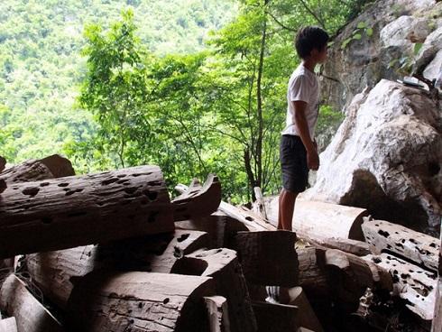 Kỳ lạ: Chiếc thang tự biết đi khiến dân làng sợ lạnh gáy-2