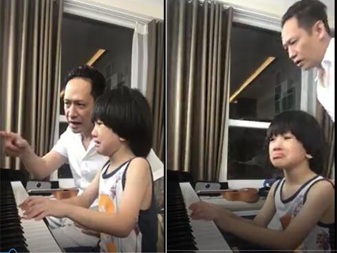 Dao sắc không gọt được chuôi, Duy Mạnh quát tháo khản cổ trong khi 'cậu cả' cứ vừa học đàn vừa khóc mếu