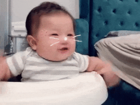 Chị dâu ca sĩ Bảo Thy khoe khoảnh khắc con gái 6 tháng tuổi biết lắc lư theo tiếng nhạc siêu yêu