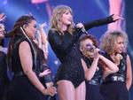 Taylor Swift đăng ảnh đám đông khổng lồ tại Reputation Tour London và đây chính là nguyên nhân 'sâu xa'!