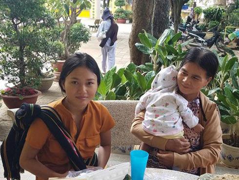 Hy hữu: Nữ sinh ẵm con 3 tháng tuổi dự thi THPT Quốc gia 2018