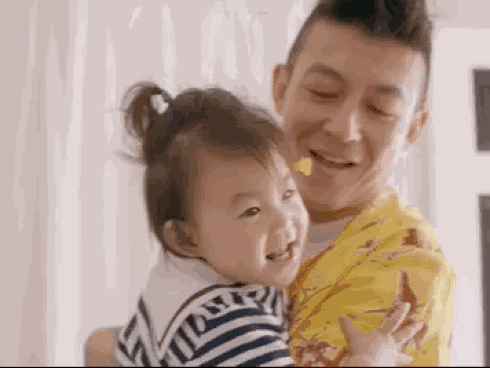 10 năm sau scandal sex chấn động Châu Á, Trần Quán Hy giờ đây là 'ông bố bỉm sữa' yêu con hơn mọi thứ trên đời