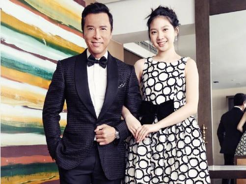 Chỉ mới 14 tuổi, con gái Chân Tử Đan 'mặt trẻ thơ, thân hình phụ huynh' khiến giới trẻ ngưỡng mộ