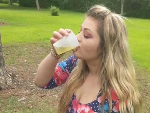 Clip nhân viên bị ép uống nước tiểu vì không đủ chỉ tiêu khiến dân mạng phẫn nộ-2