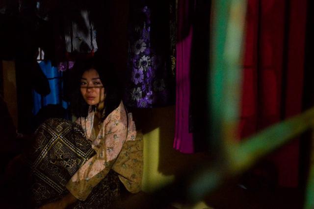 Nữ chính Quỳnh Búp Bê ngất xỉu vì kiệt sức sau cảnh bị hiếp dâm tập thể khủng khiếp-1