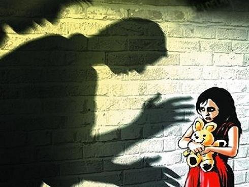 Kẻ nhiễm HIV xâm hại bé gái hàng xóm lĩnh 2,5 năm tù